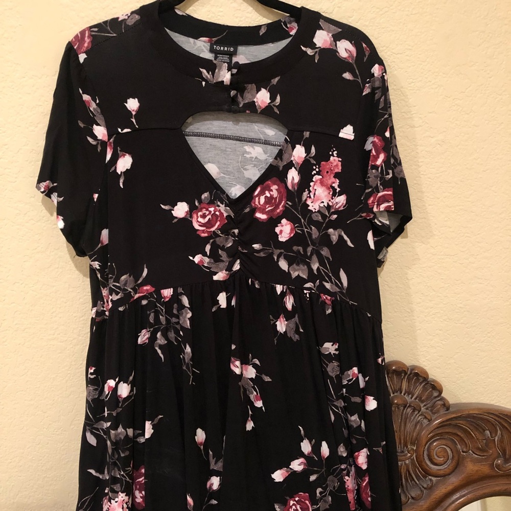 Torrid Hi Low 𝚃𝚘𝚙